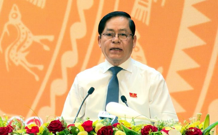 Bà Rịa - Vũng Tàu: Kinh tế tăng trưởng vượt kịch bản, dự án giao thông vượt tiến độ- Ảnh 1. Ông Phạm Viết Thanh, chủ tịch HĐND tỉnh Bà Rịa - Vũng Tàu, phát biểu khai mạc kỳ họp - Ảnh: Đ.H.