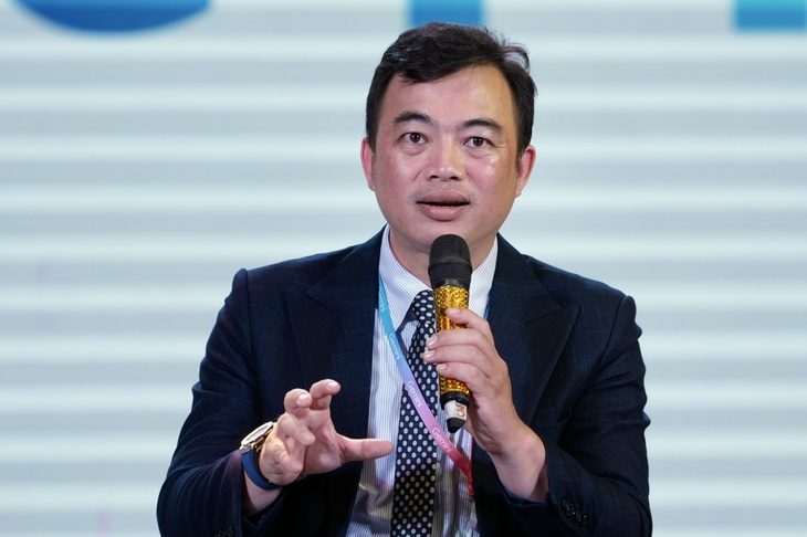 Ts.Bs. Trương Nguyễn Khánh Hưng, Khoa ngoại Chấn thương chỉnh hình, bệnh viện Chợ Rẫy - Ảnh: HỮU HẠNH TS.BS Trương Nguyễn Khánh Hưng, Khoa ngoại Chấn thương chỉnh hình, Bệnh viện Chợ Rẫy, trao đổi tại talkshow “Ứng dụng AI trong y tế" trong khuôn khổ sự kiện “Hiểu AI - Làm giàu hành trang nghề nghiệp” do báo Tuổi Trẻ tổ chức ngày 10-5 - Ảnh: HỮU HẠNH