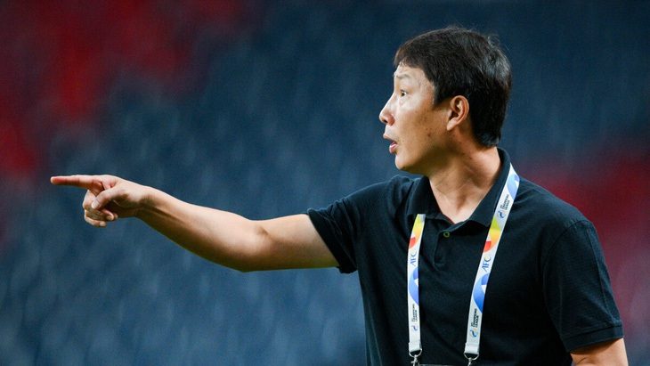 Báo Hàn Quốc giải thích lý do VFF chọn HLV Kim Sang Sik- Ảnh 1. Ông Kim Sang Sik chính thức trở thành HLV trưởng đội tuyển Việt Nam - Ảnh: AFP