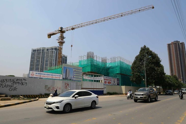 10 dự án nhà ở xã hội, nhà ở công nhân được khởi công xây dựng trong 10 tháng qua nằm ở tỉnh, thành nào - Ảnh 1. Dự án nhà ở xã hội NHS Trung Văn (Hà Nội) được khởi công xây dựng trong năm 2023 đã tạo cuộc cạnh tranh quyết liệt giành suất mua khi 1.300 người bốc thăm 149 suất mua nhà - Ảnh: DANH KHANG